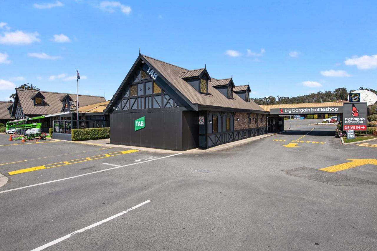 Olde Tudor Hotel 朗塞斯顿 外观 照片