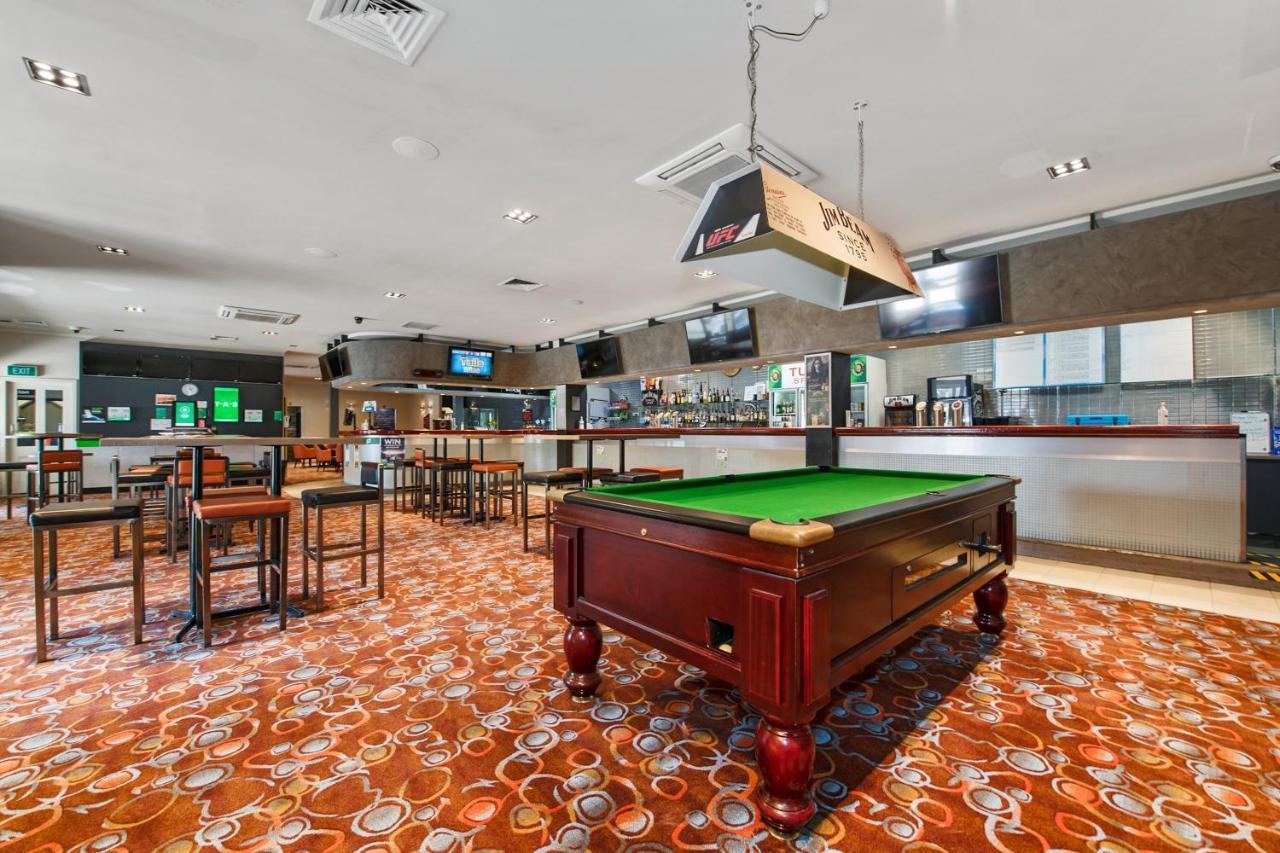 Olde Tudor Hotel 朗塞斯顿 外观 照片